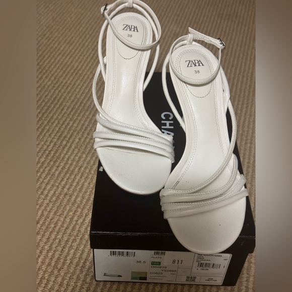 NWOT Zara White Open Toe Sandal w Cool Shape, Sturdy Heel sz 7 SS2024 Still ⚡️ - Picture 3 of 8